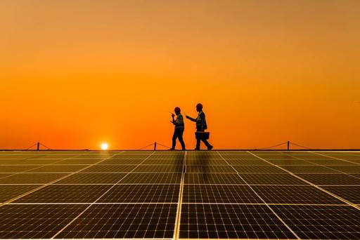 engineers-walking-on-roof-inspect-and-check-solar